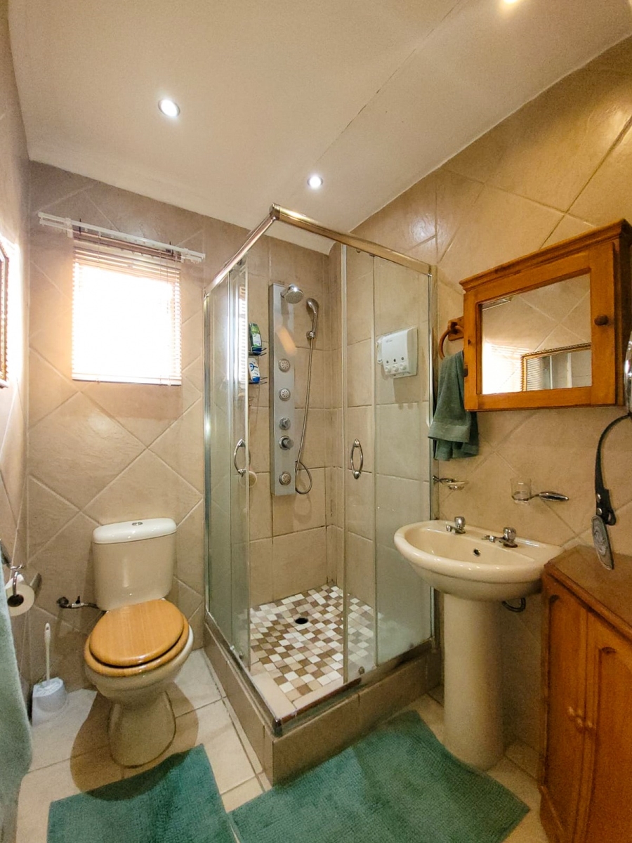 3 Bedroom Property for Sale in Flamwood North West